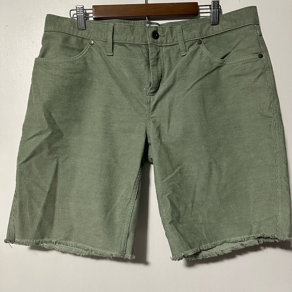 Carve designs shorts